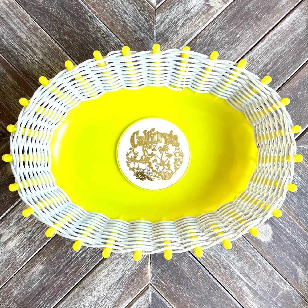 Vintage MCM Plastic Woven Fruit Bread BASKET Bowl Design Kitsch Kitchen